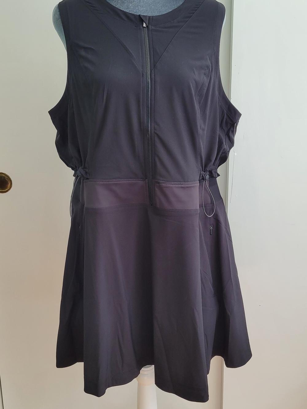 Athleta Black Sleeveless Zip-Front Active Dress